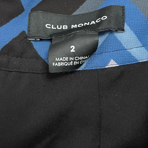 Blue design shorts from Club Monaco - Picture 2 of 2